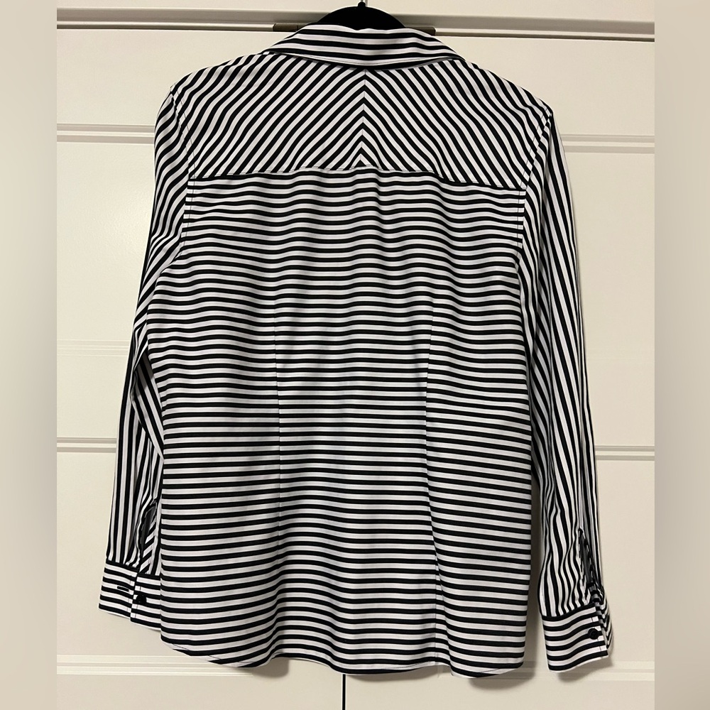 Chico's Black and White Striped No Iron Blouse - Picture 3 of 9